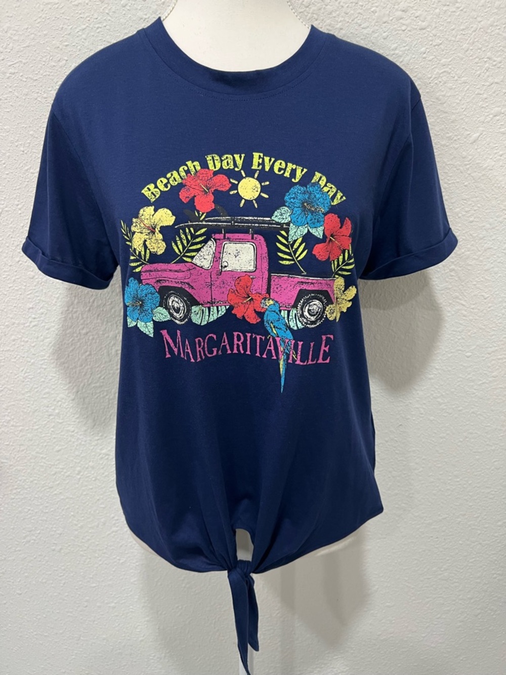 MARGARITAVILLE Beach Day Every Day Graphic Top NWT - Picture 2 of 8